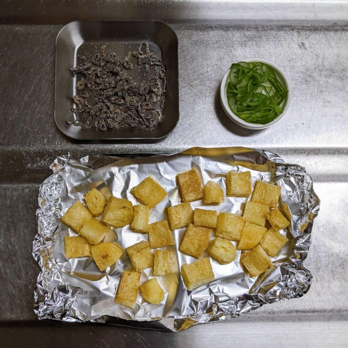 ヤマキ公式の「だしうま！おかか昆布と油揚げのおにぎり」のレシピ