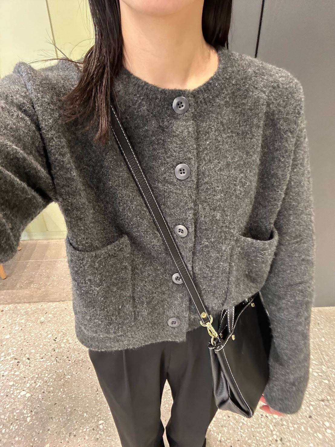 ZARA ショート丈カーディガン