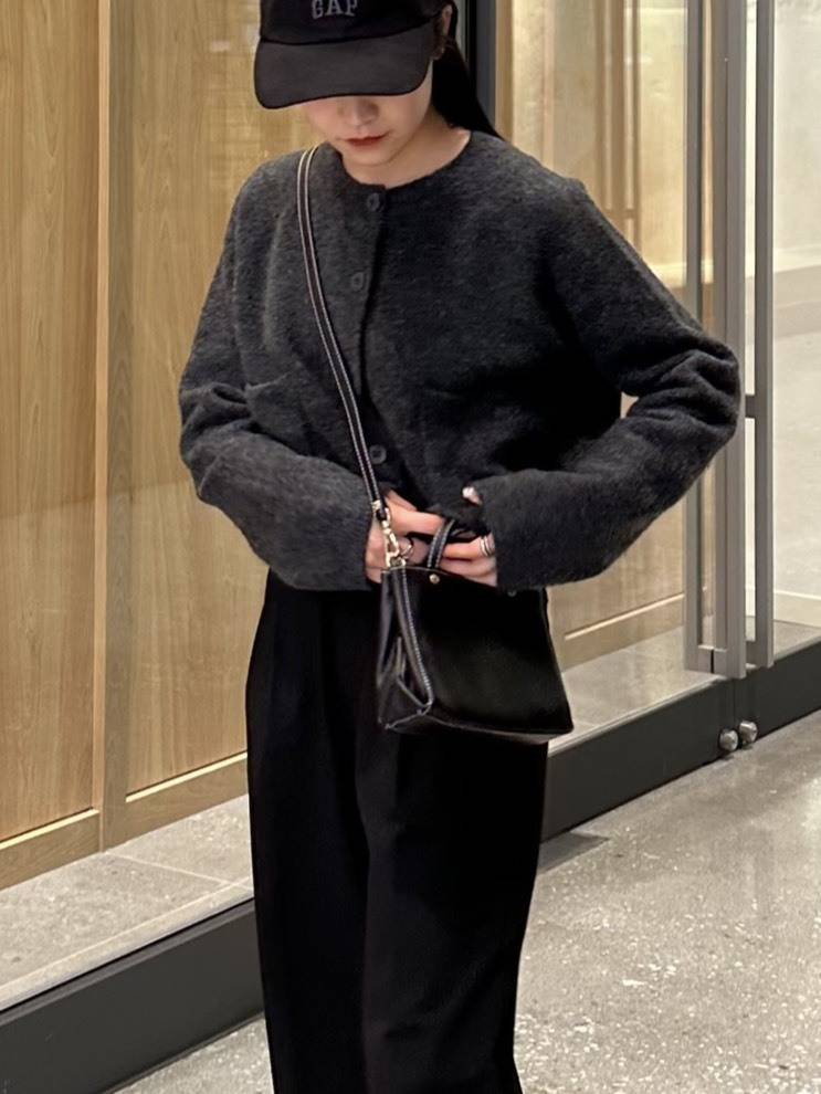 ZARA ショート丈カーディガン