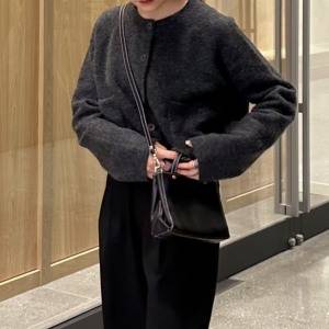 「何着よう……。」の日にあると助かる♡即バランス美人に【ZARA】ショート丈カーディガンコーデ