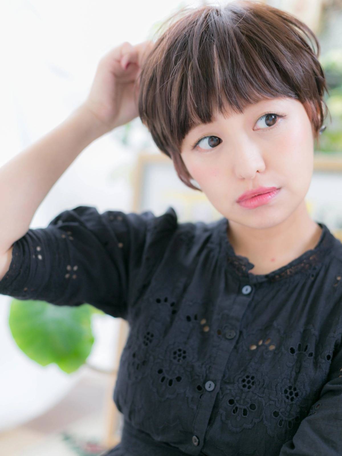 前髪ぱっつんショート