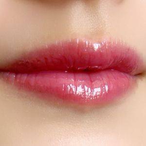 保湿も色持ちも叶うやつ。ひと塗りで垢抜けが叶う「名品リップ」5選