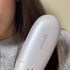 うねりや癖にもう悩まない！自然なストレートが叶う「アゲツヤ ブラシ型ヘアアイロン」レビュー