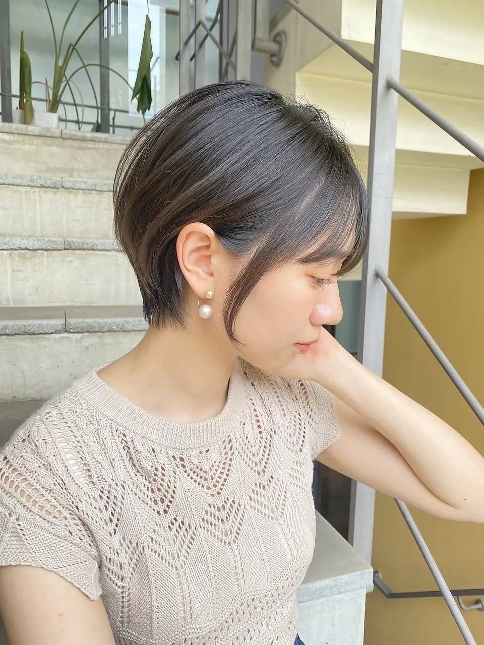 まとまりやすい耳掛けショート