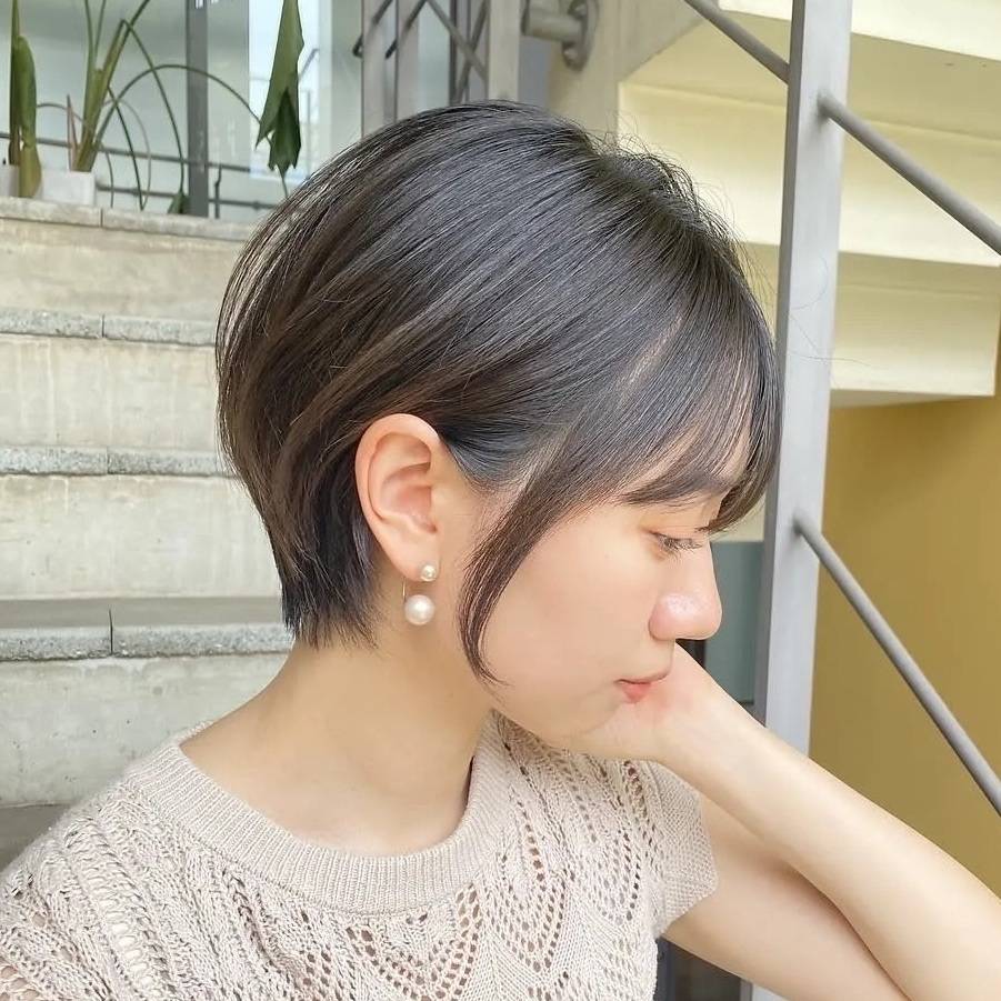 まとまりやすい耳掛けショート