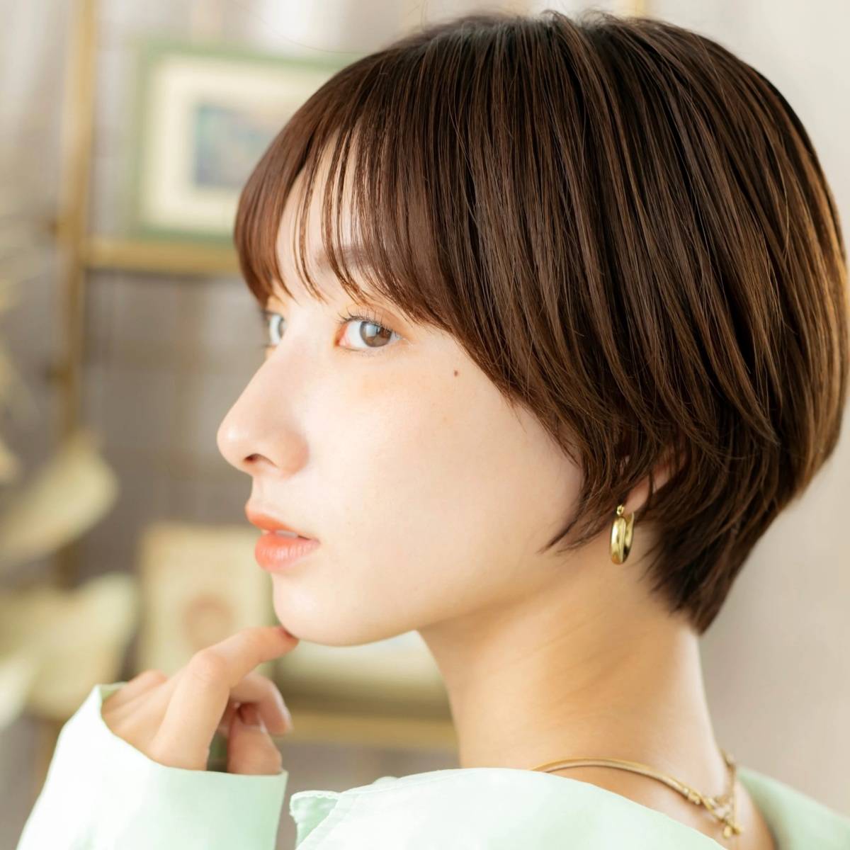 美シルエットのシンプルショート