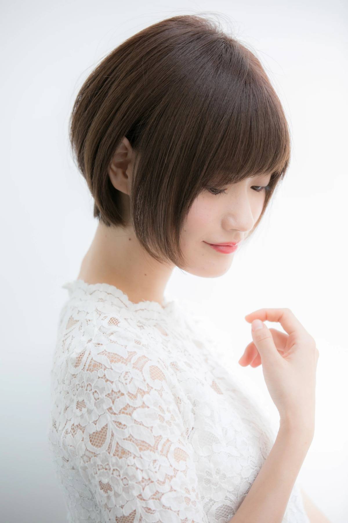 前下がりの暗髪ショート