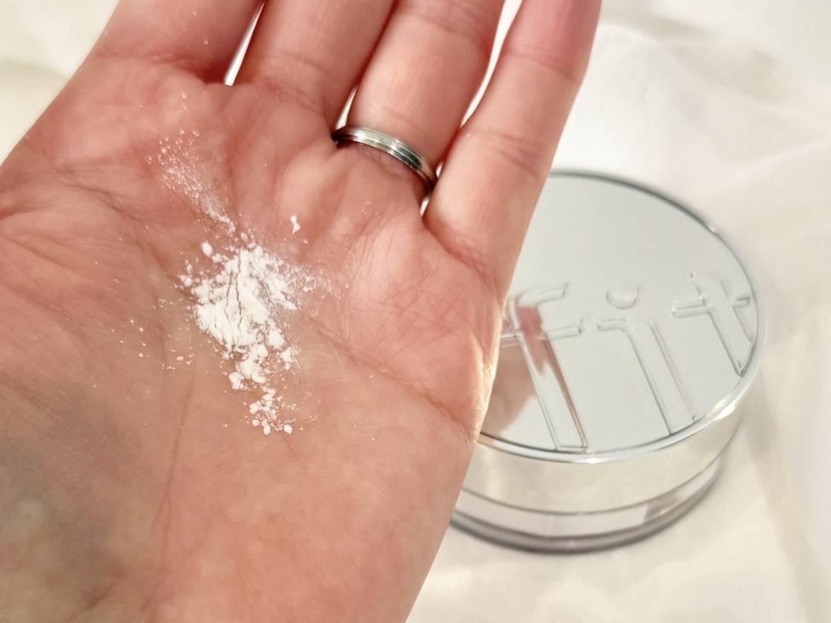 トランスルーセントセットエッセンシャルパウダー粉質