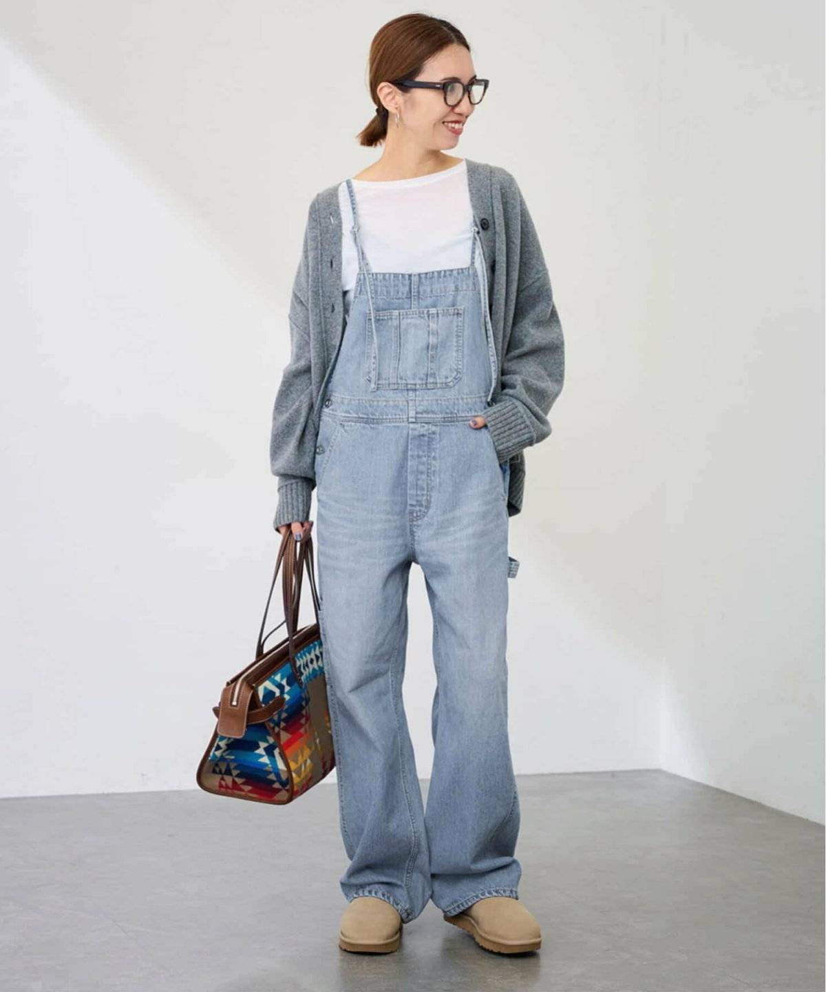 デニムオーバーオールコーデ