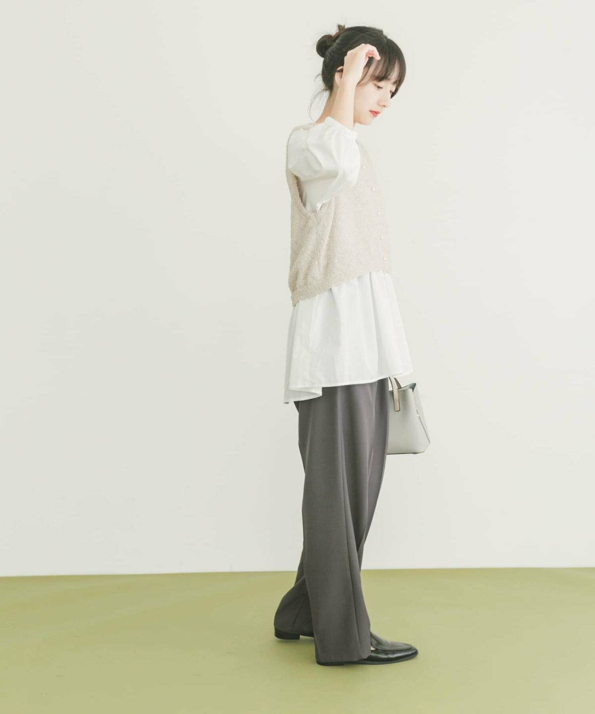 ニットベストコーデ