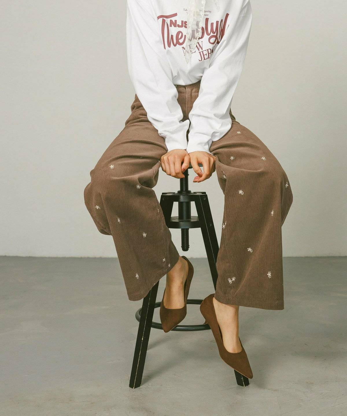 コーデュロイパンツコーデ