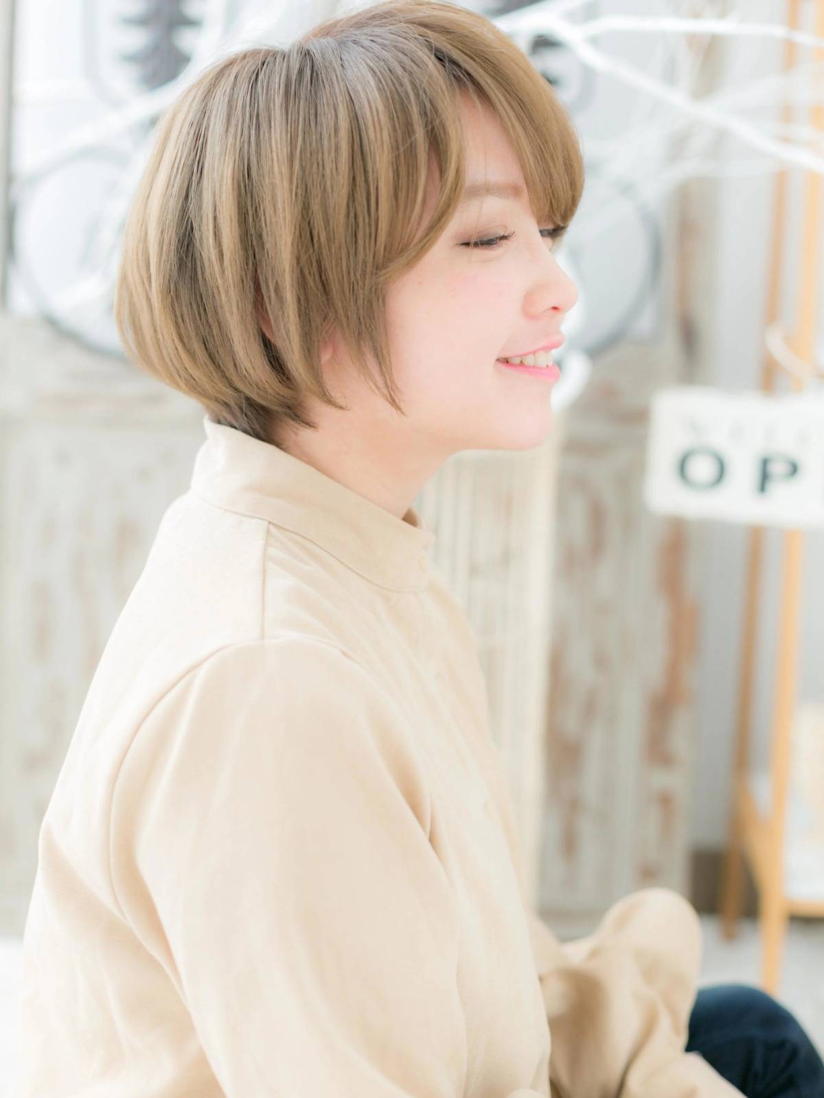 ベージュカラーのまとまりショート