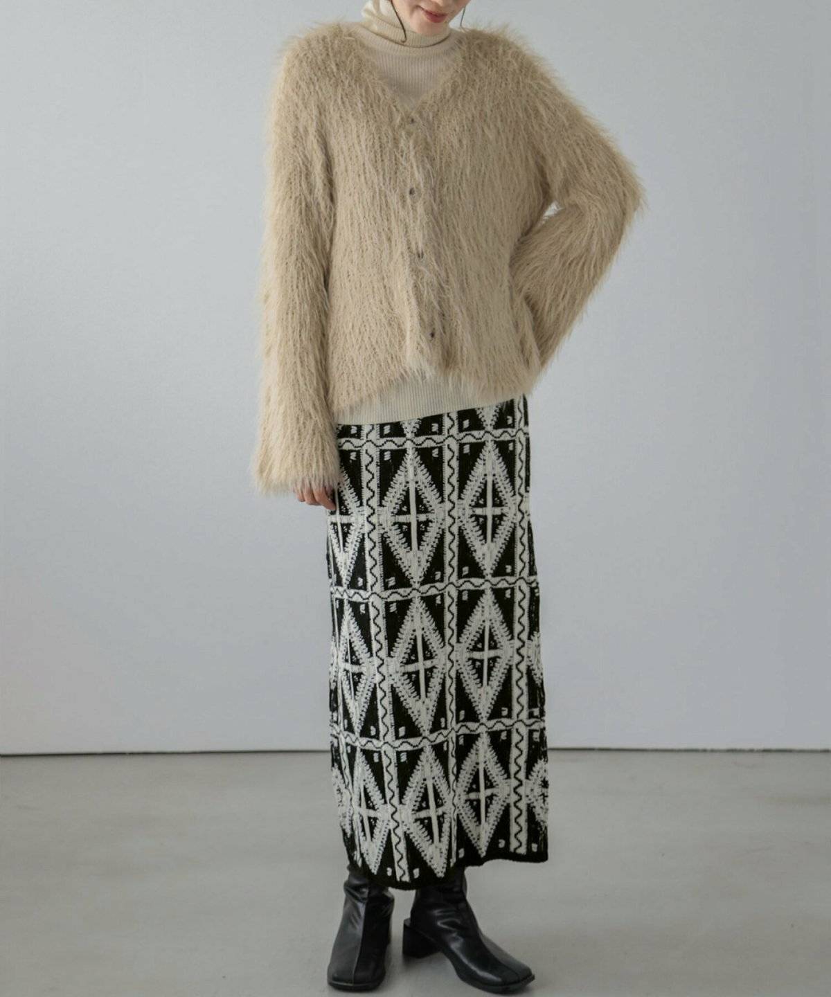 スカートコーデの女性