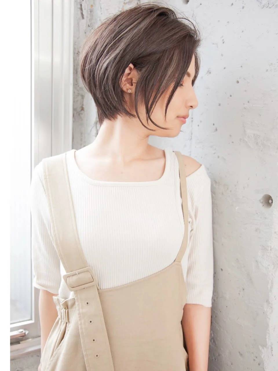 サイド長めくびれショート