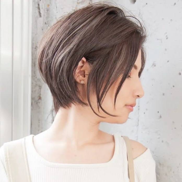 サイド長めくびれショート