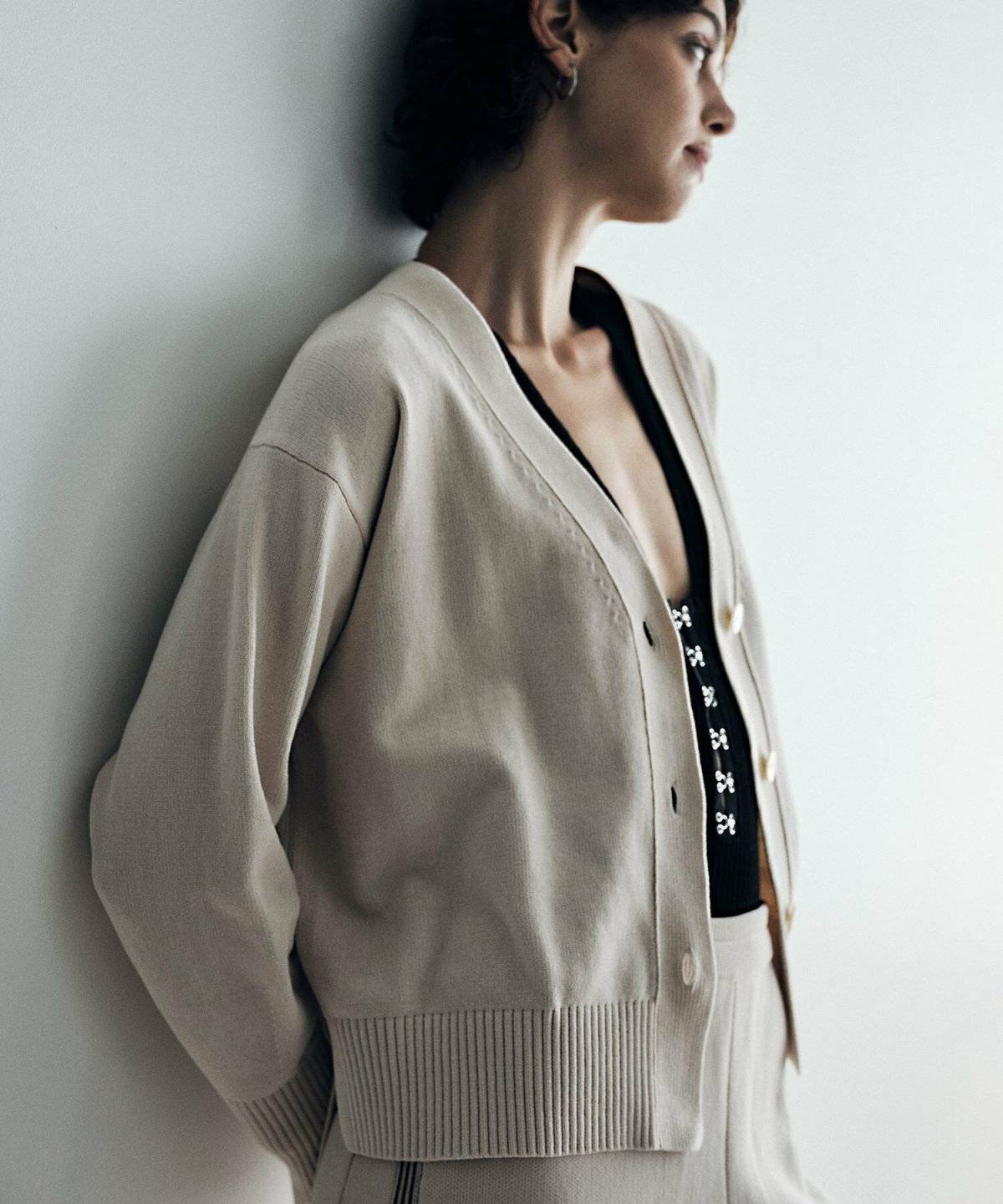 SALON adam et rope' Vネックカーディガン-CreamyCotton