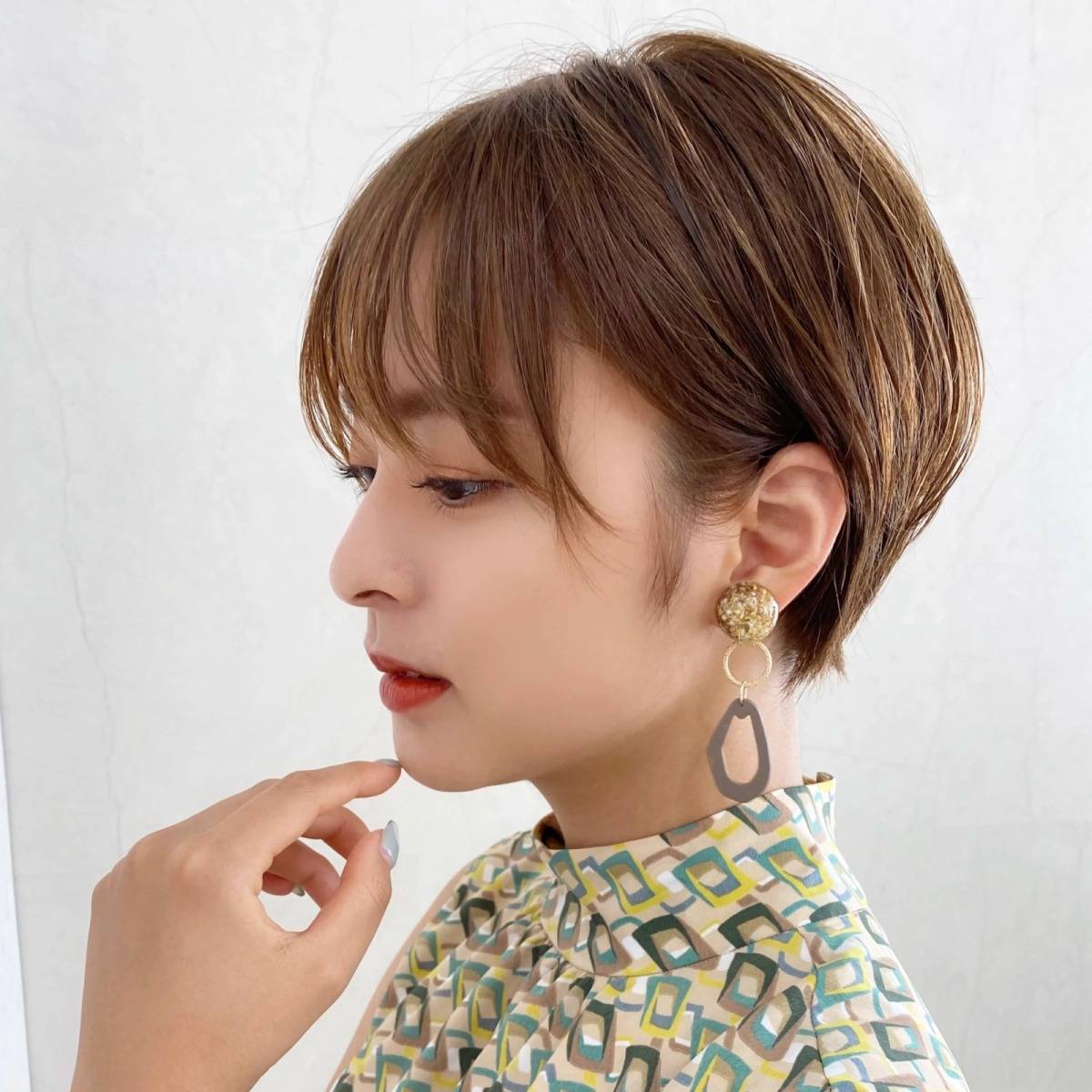 シンプル耳掛けショート