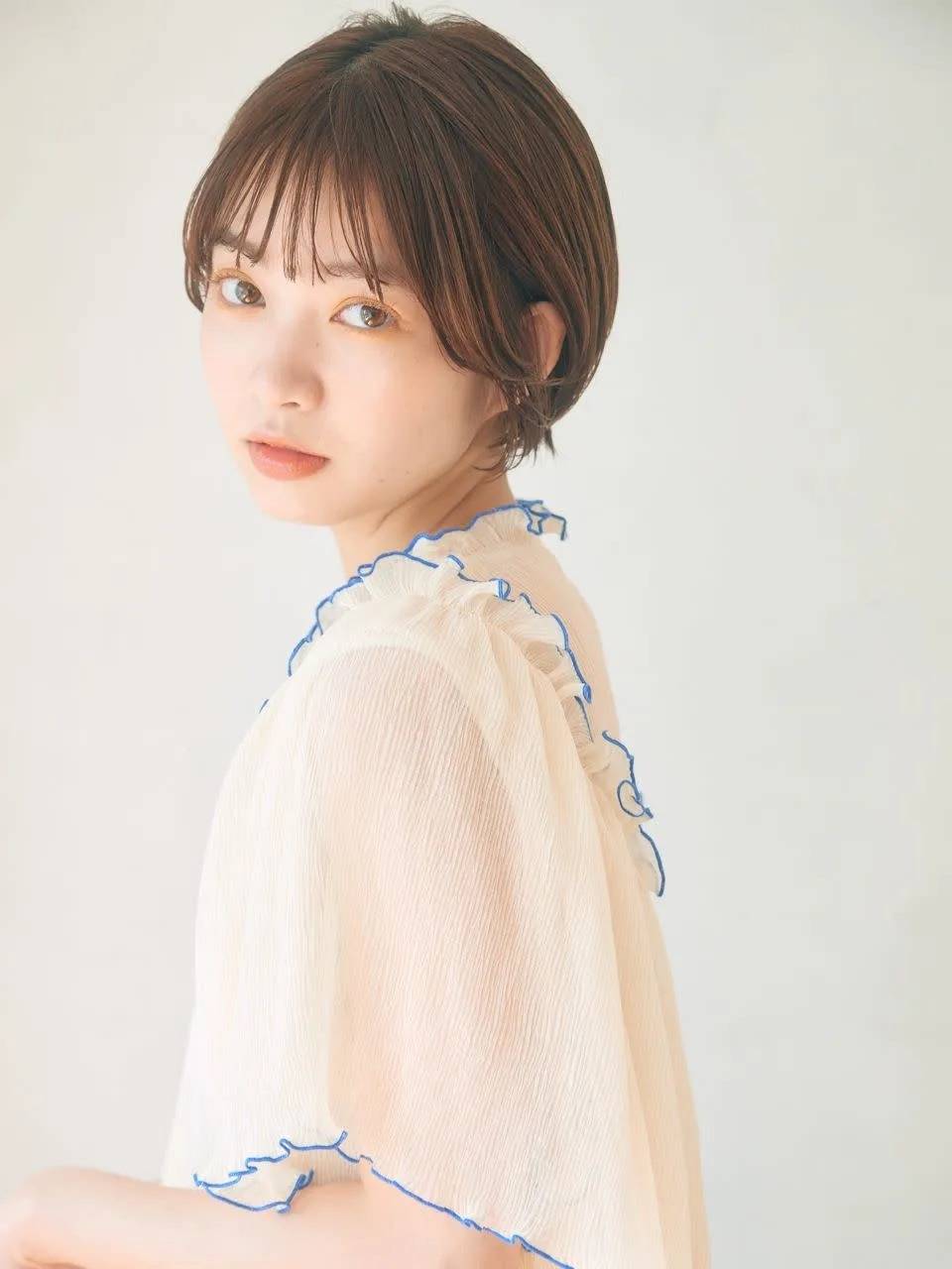 シースルーバングの丸みショート