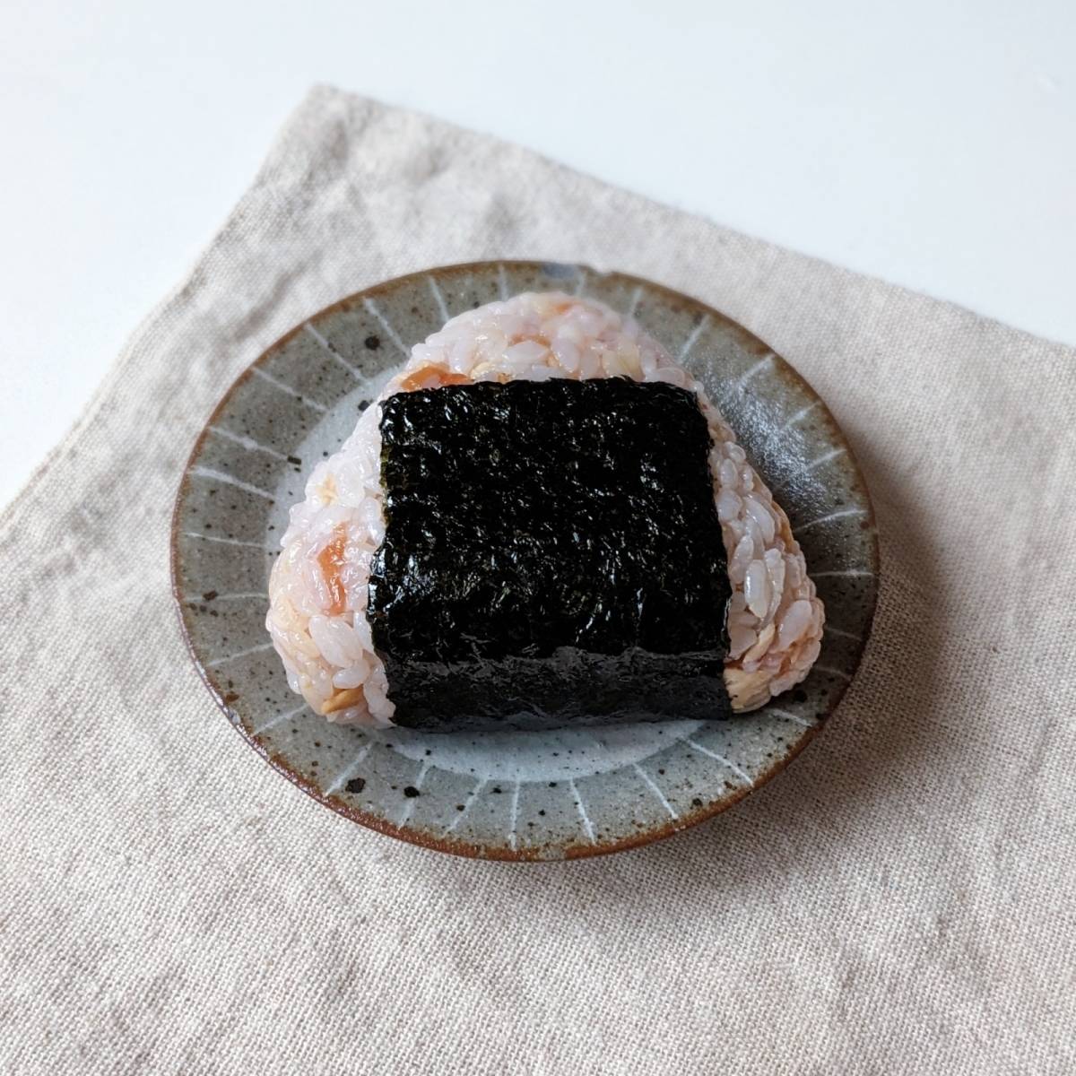 いなば公式の「ツナと梅干しのお手軽混ぜご飯」のレシピ