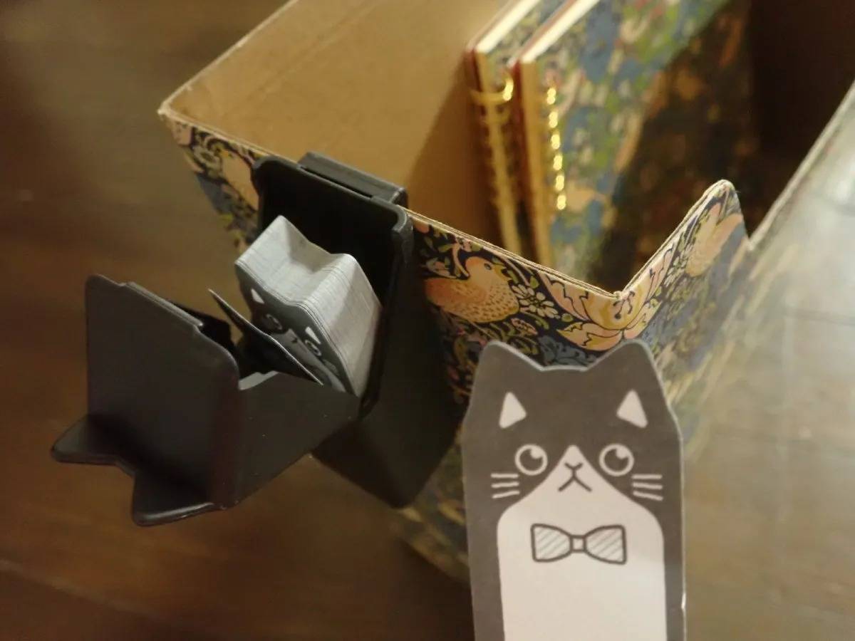 DAISO(ダイソー)：ねこふせんケースセット レギュラー BK