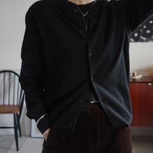 品よくまとまる最強アンサンブル！選べない日にも頼れる「ミラオーウェン」の神ニット