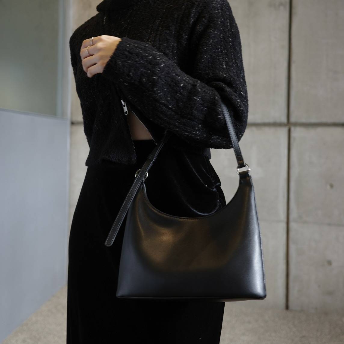 「EFOLE」のワイドコンパクトショルダーバッグ