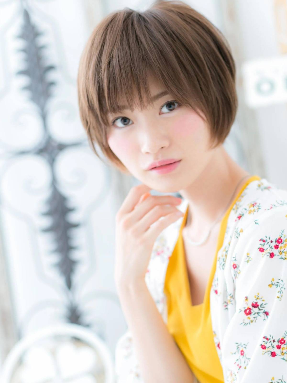 ナチュラル可愛い前下がりショート