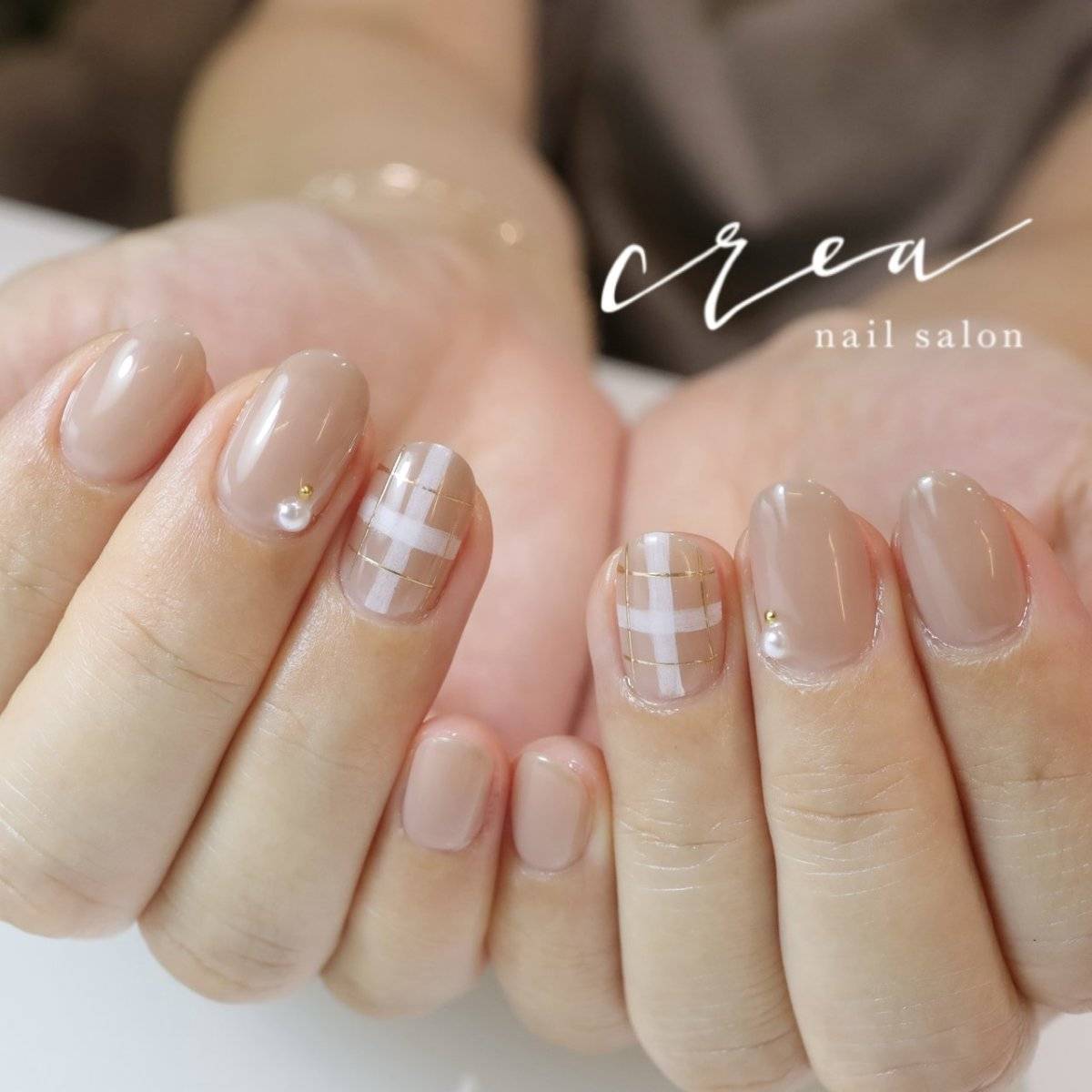 くすみベージュネイル