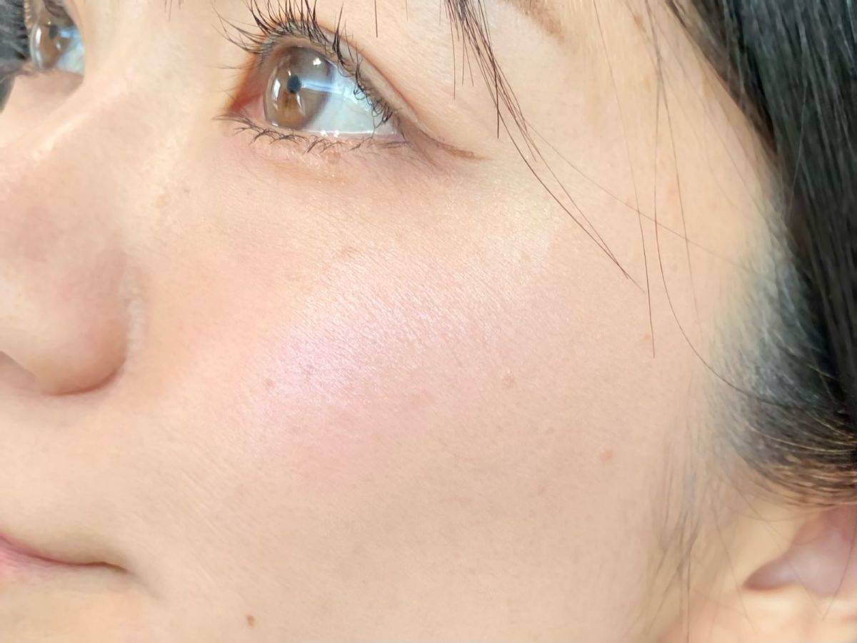 グロウフルールチークスの使い方