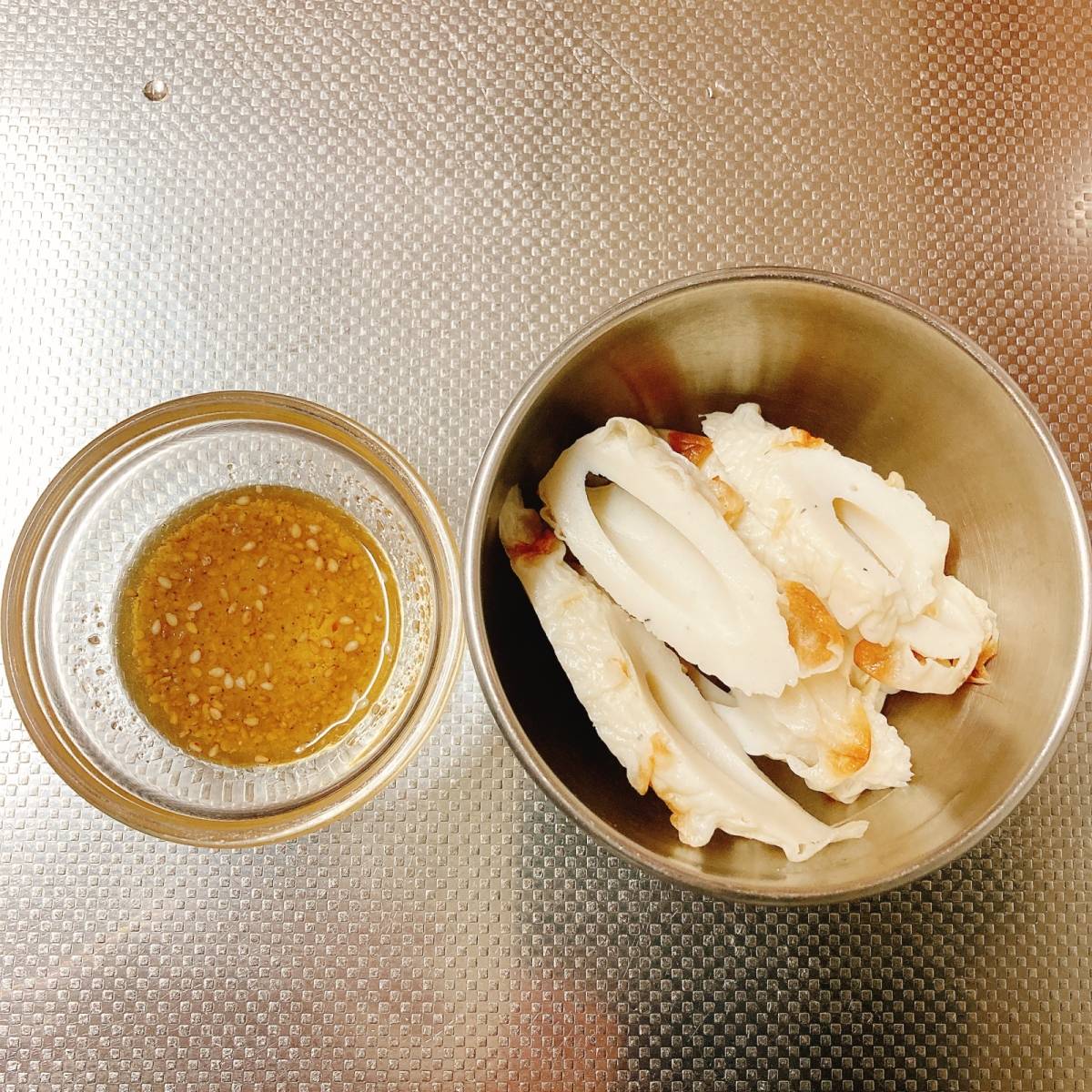 紀文公式の「焼ちくわとチンゲン菜のうま塩炒め」のレシピ