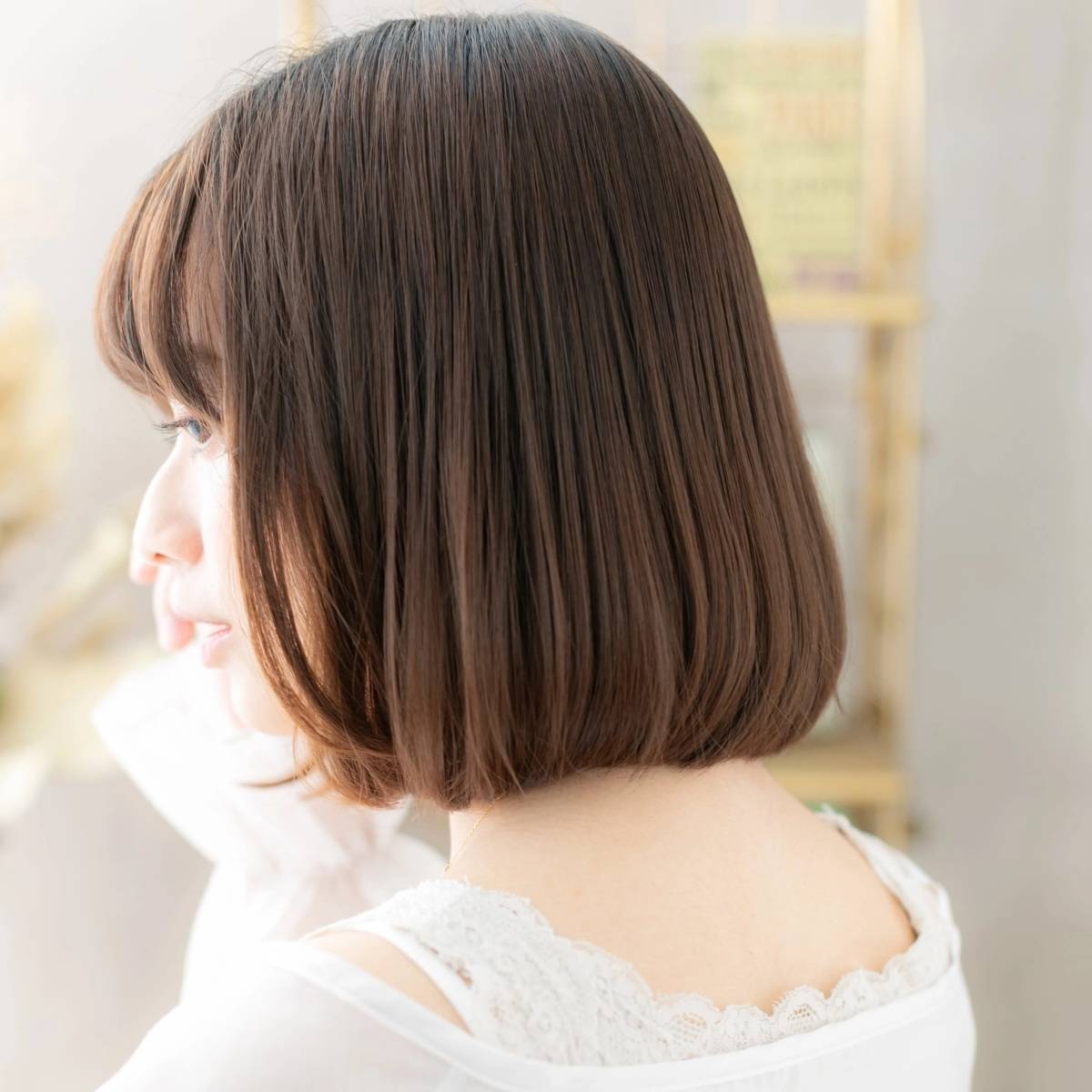 上品見え前下がりボブ