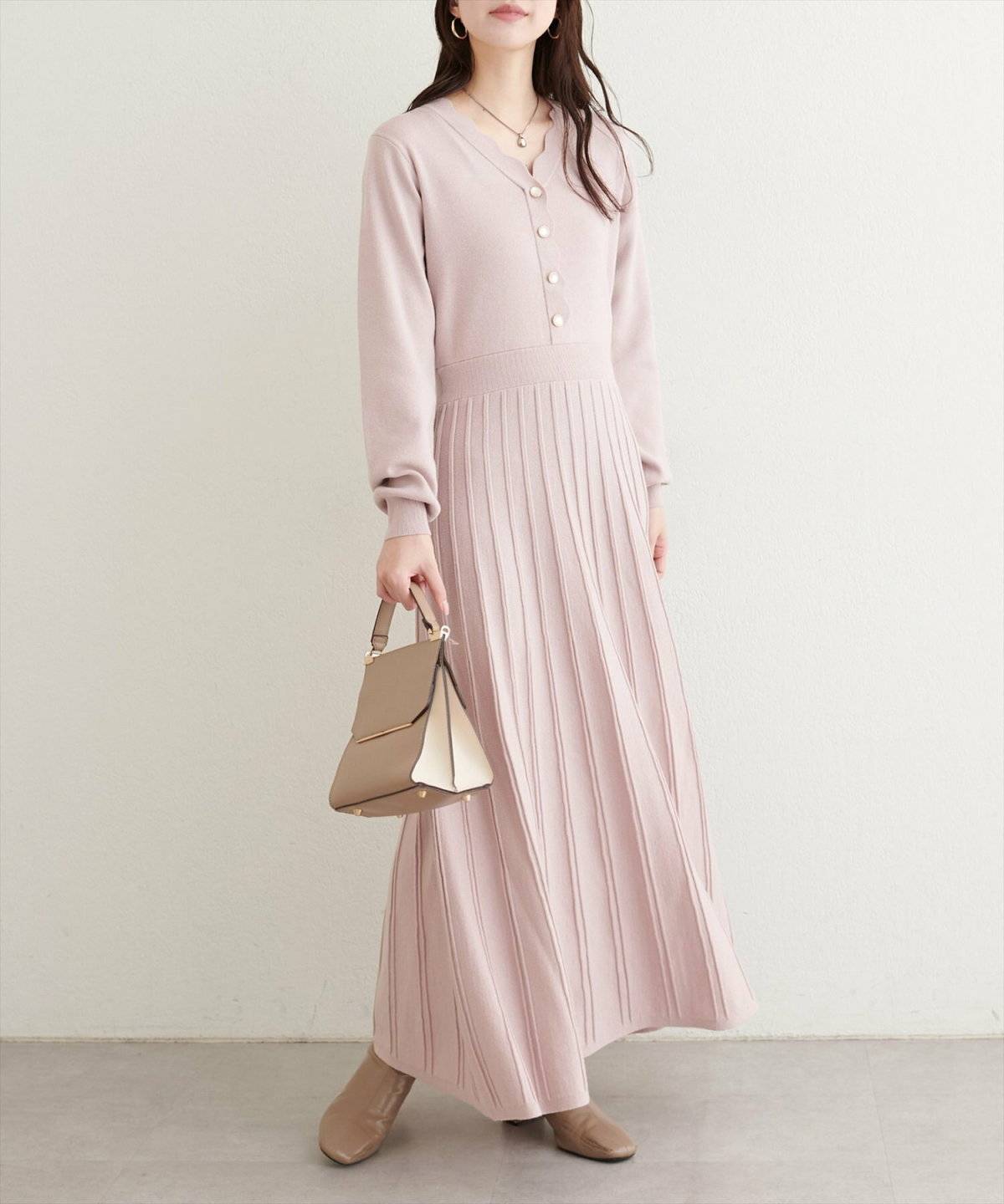 ニットワンピースコーデ