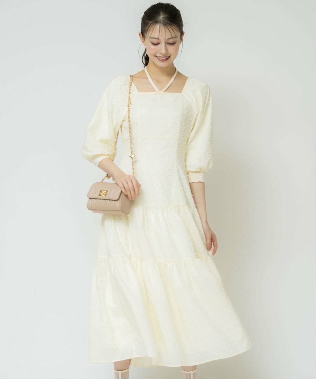 夏コーデの女性