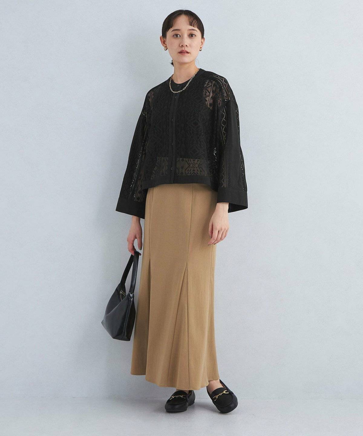 夏コーデの女性