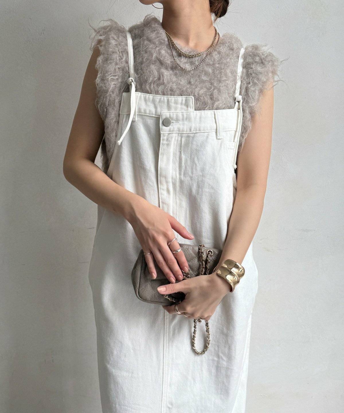 夏コーデの女性