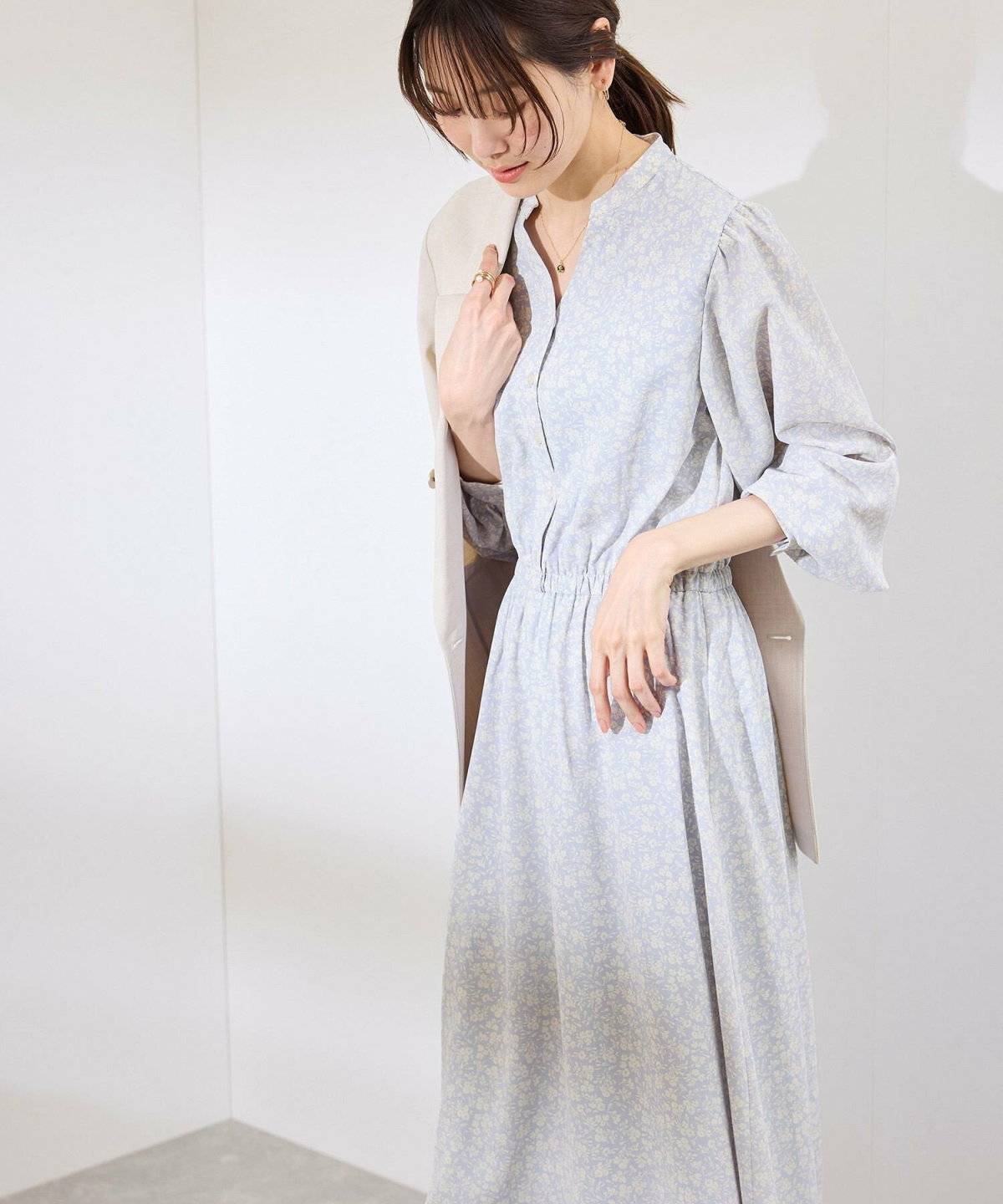 夏コーデの女性