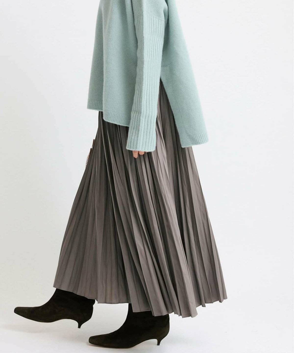 ライトプリーツスカートコーデ