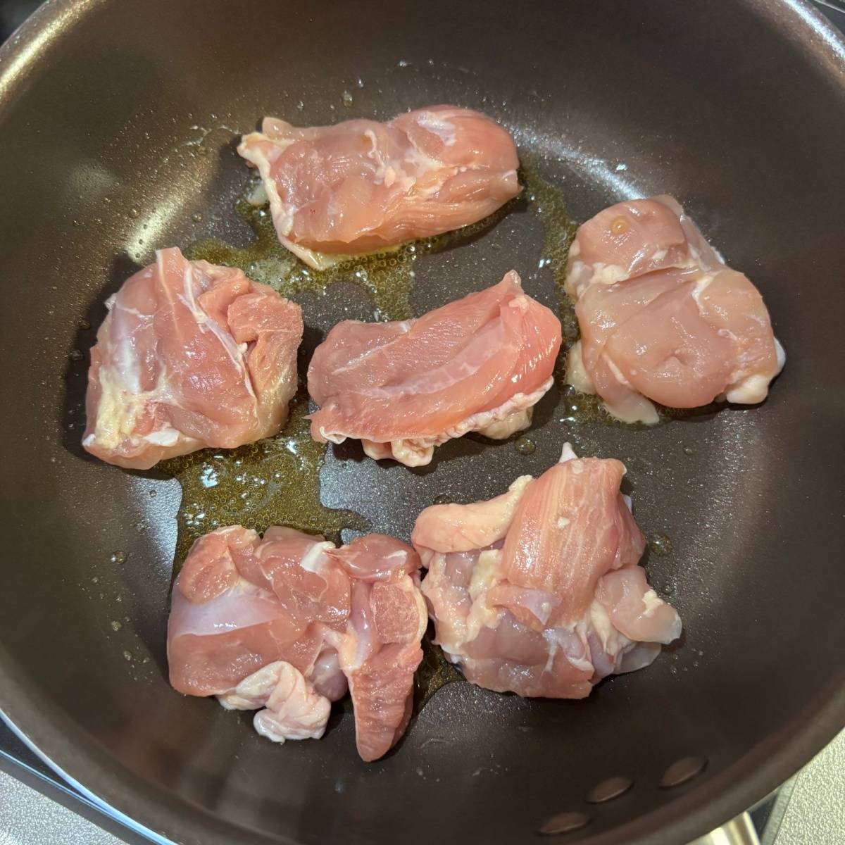 くらこん公式の「塩こんぶの鶏塩レモン」のレシピ