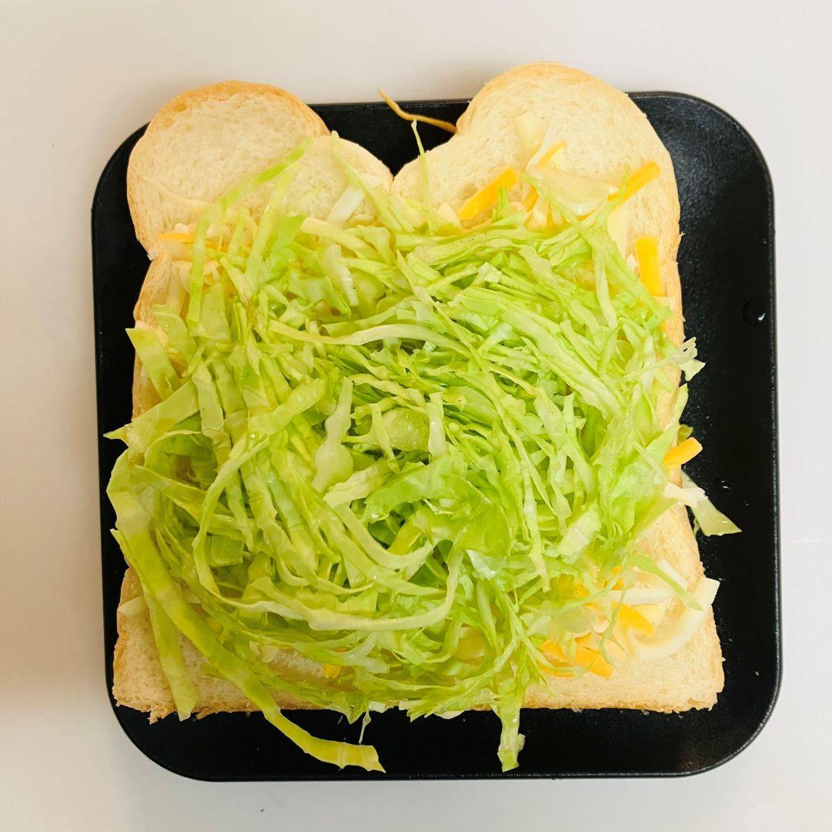 JAグループ公式の「シソとキャベツの焦げマヨ&とろーりチーズトースト」のレシピ