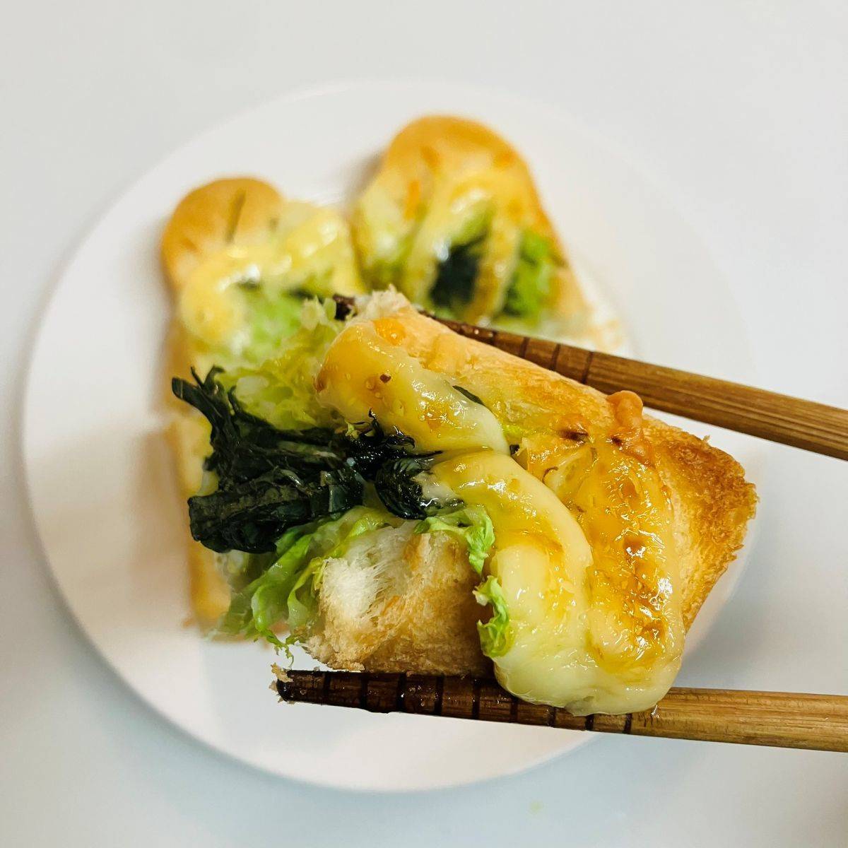 JAグループ公式の「シソとキャベツの焦げマヨ&とろーりチーズトースト」のレシピ