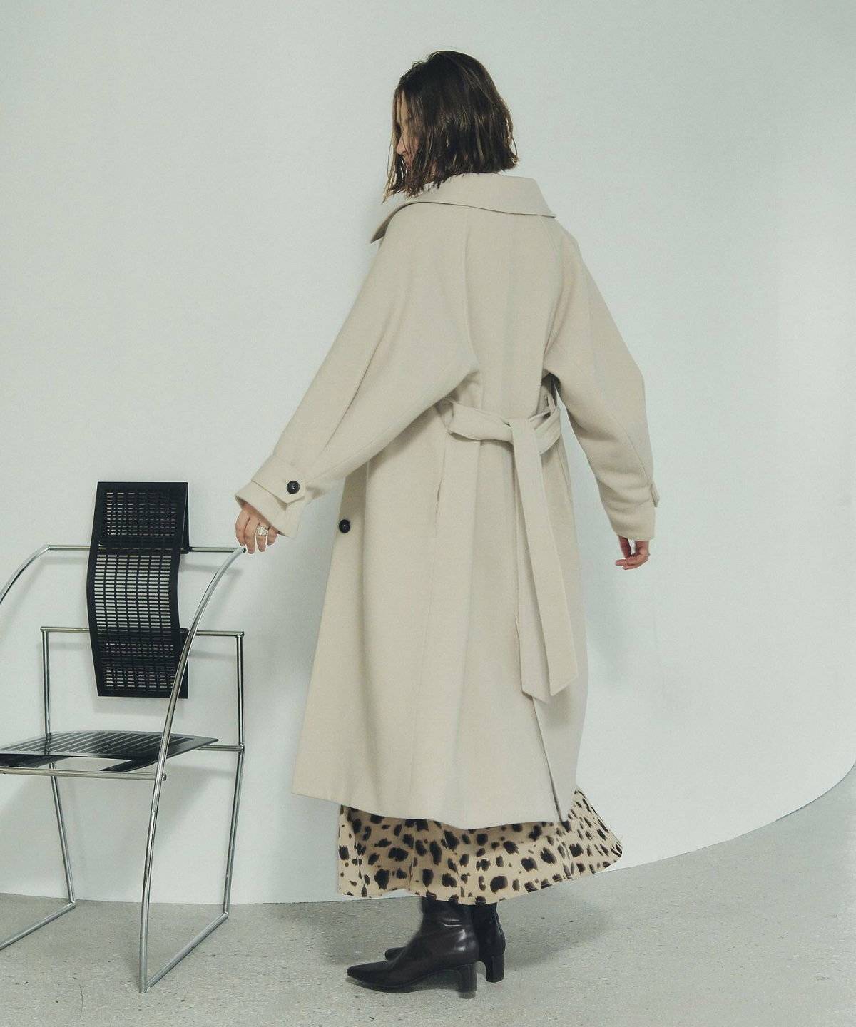 スカートコーデの女性