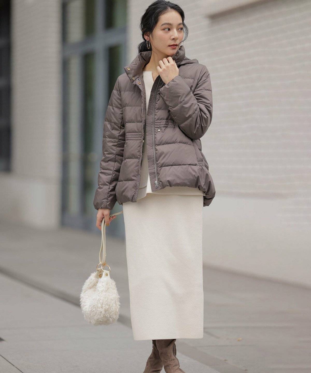 スカートコーデの女性