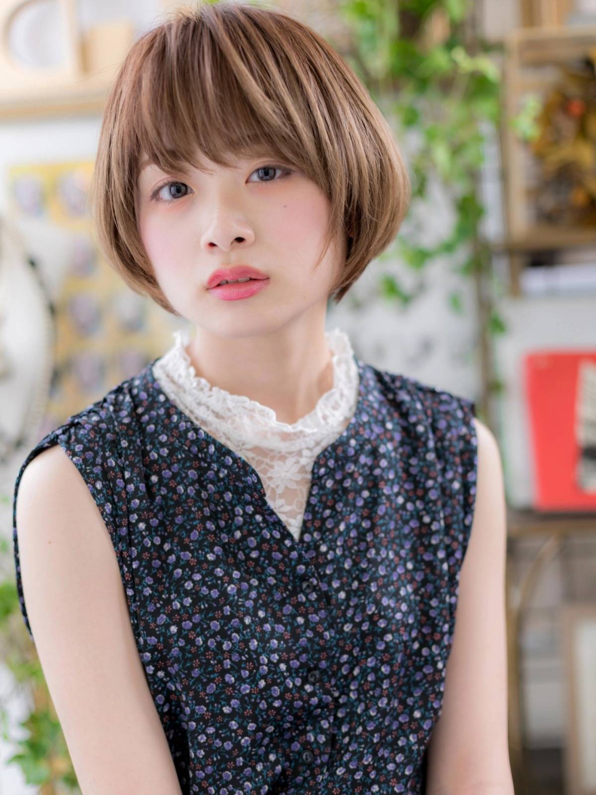 前下がりのシンプルショート