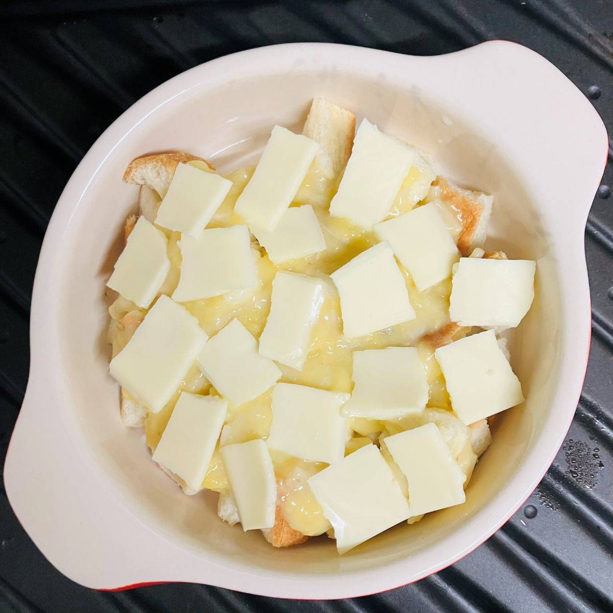 JAグループ公式の「簡単♪パンの耳とえのきのクリームグラタン」のレシピ