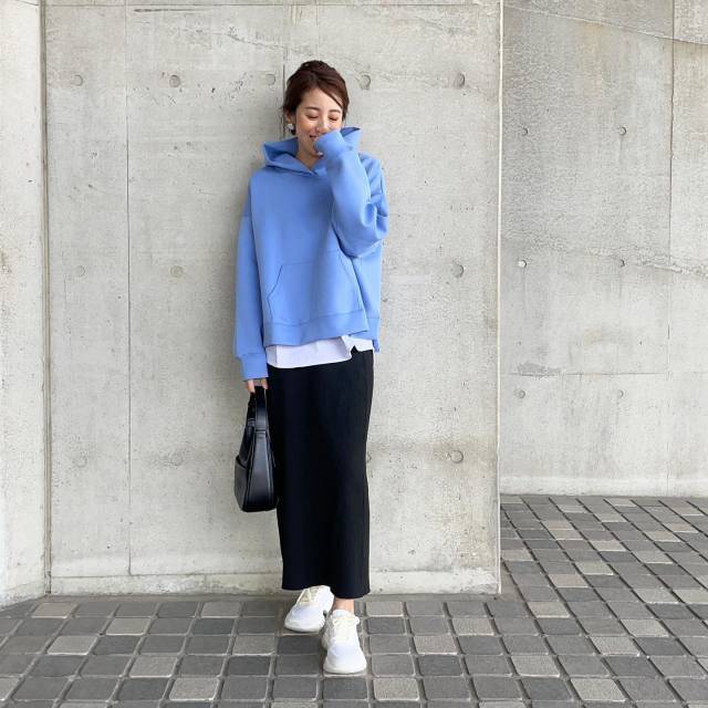 カラーパーカー×スカート