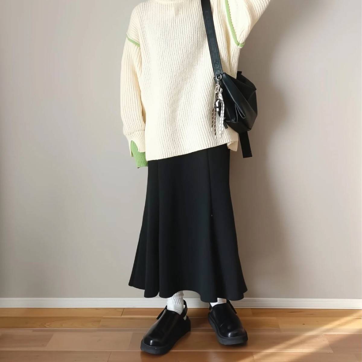 モノトーンコーデの女性