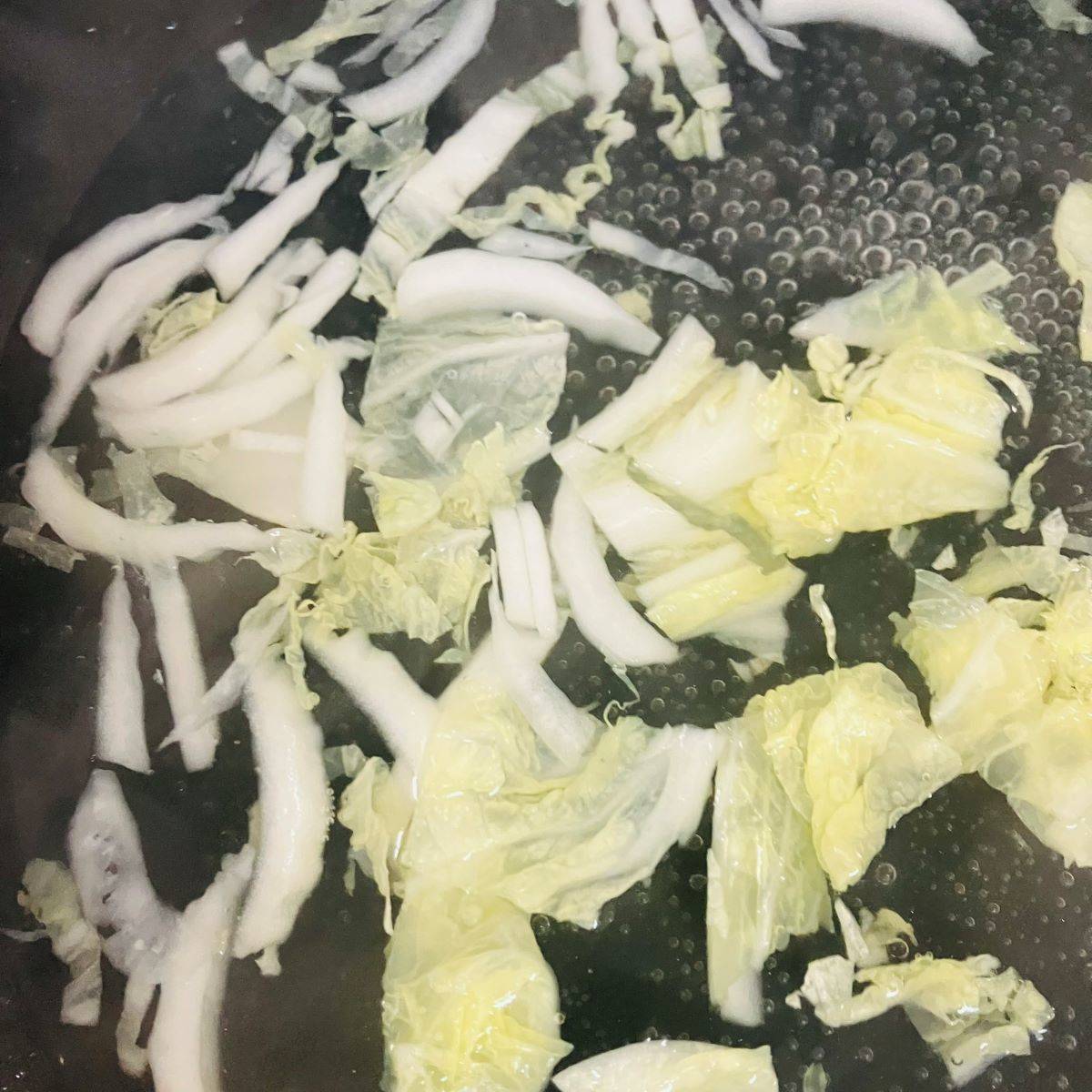 JAグループ公式の「ゆで白菜と豚肉の納豆かけごはん♪」のレシピ