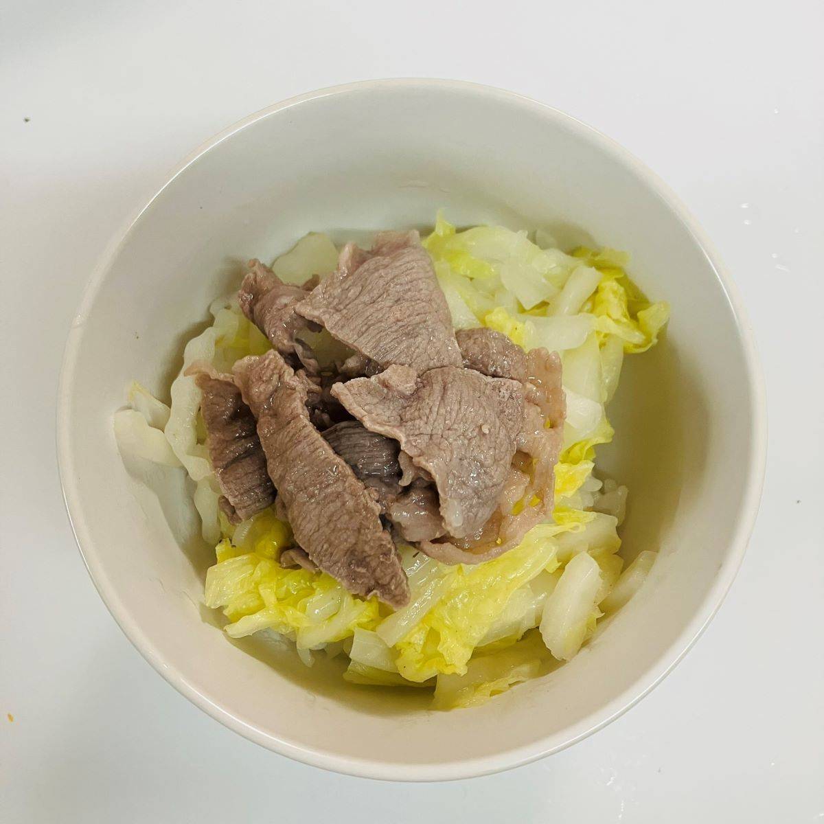 JAグループ公式の「ゆで白菜と豚肉の納豆かけごはん♪」のレシピ