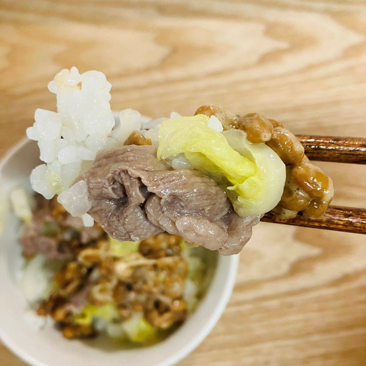 JAグループ公式の「ゆで白菜と豚肉の納豆かけごはん♪」のレシピ