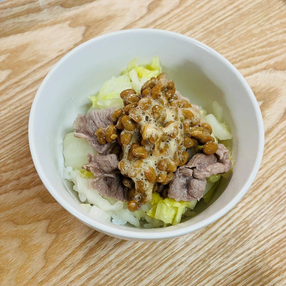 JAグループ公式の「ゆで白菜と豚肉の納豆かけごはん♪」のレシピ